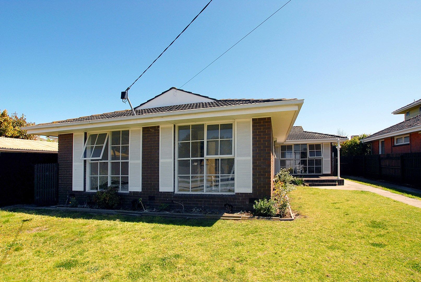 3 bedrooms House in 1 Tarlee Court ASPENDALE VIC, 3195
