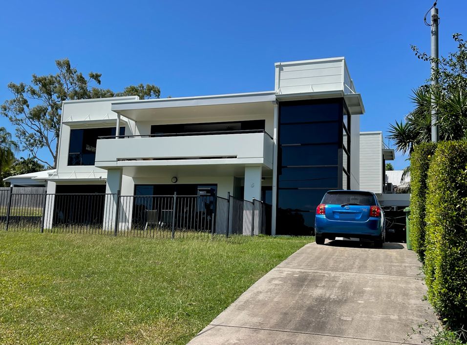 4 bedrooms House in 5 Mackenzie Street EIMEO QLD, 4740