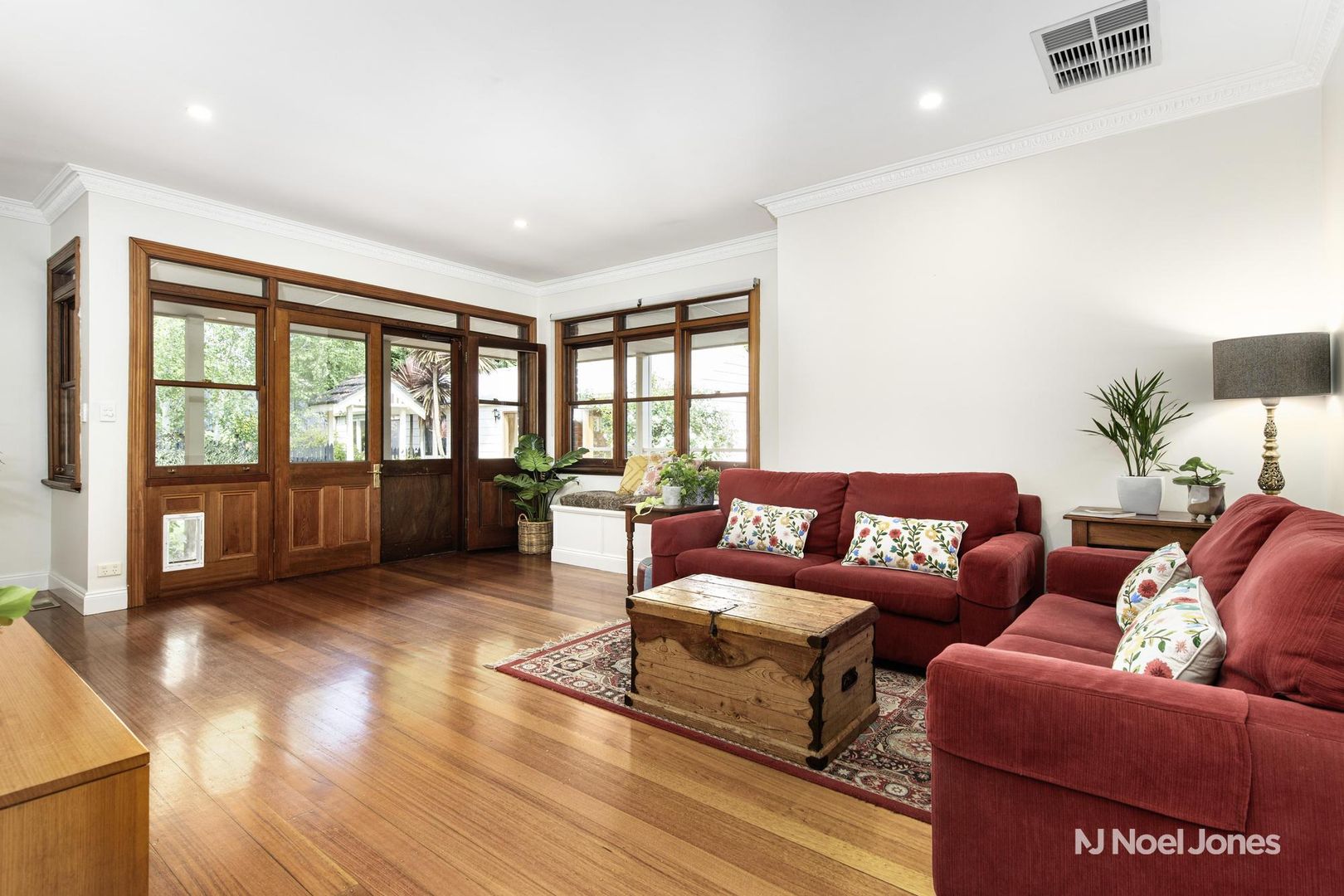 4 Ronald Street, Box Hill North VIC 3129, Image 2