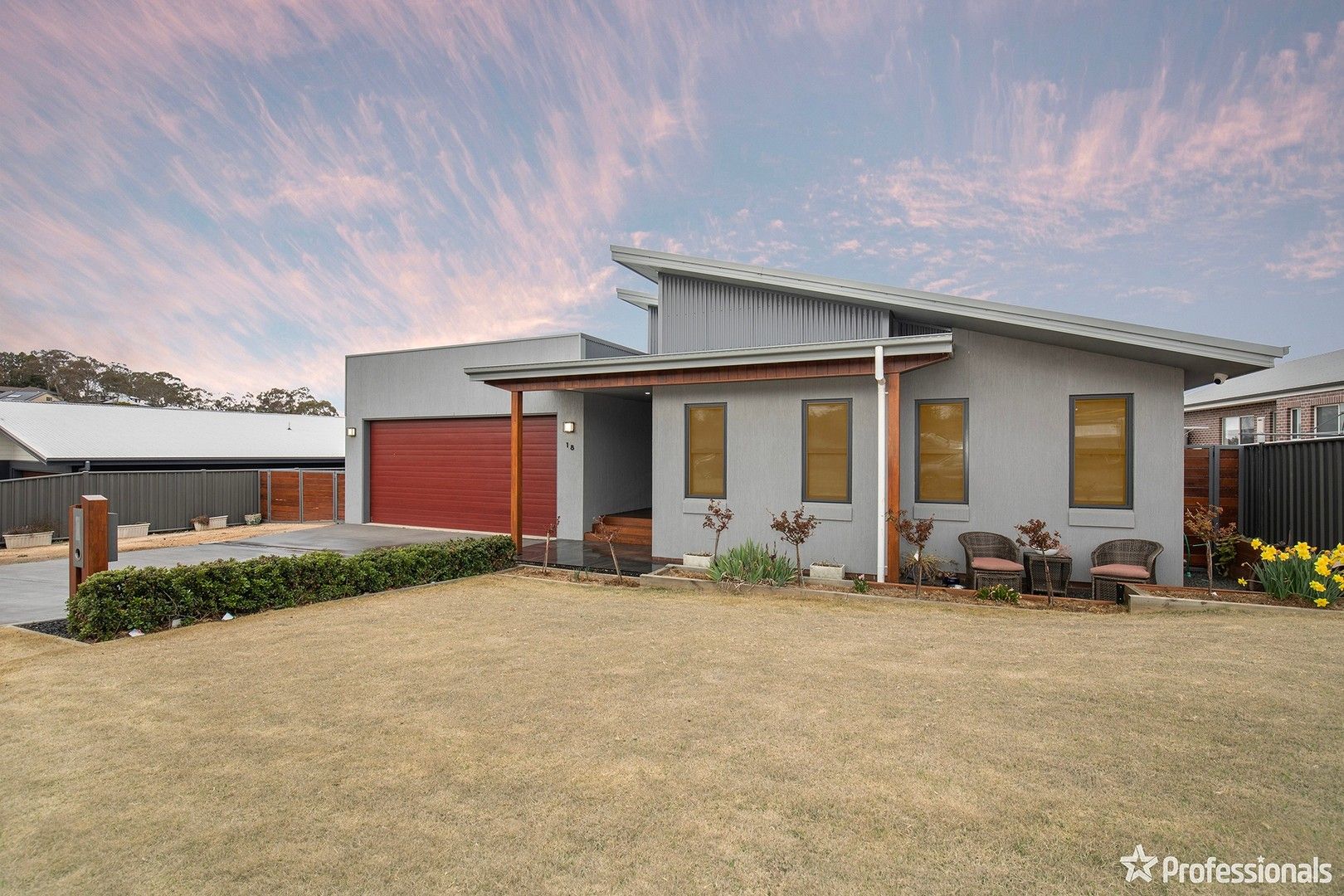 4 bedrooms House in 18 Grandview Crescent ARMIDALE NSW, 2350