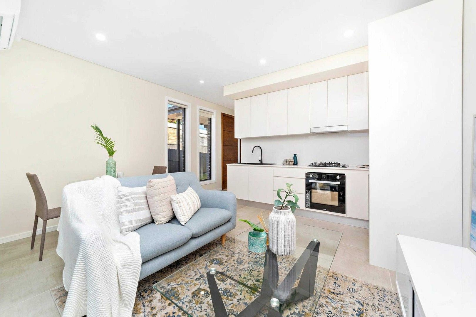 2 bedrooms House in Granny Flat/2 Astley Avenue PADSTOW NSW, 2211