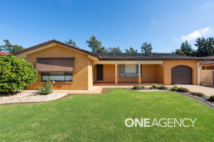 24 Adjin Street, Mount Austin NSW 2650