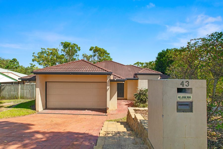 4 bedrooms House in 43 Winchester Rd ALEXANDRA HILLS QLD, 4161