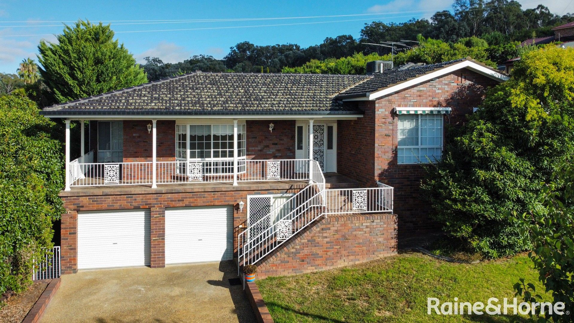 4 bedrooms House in 61 Henwood Avenue KOORINGAL NSW, 2650