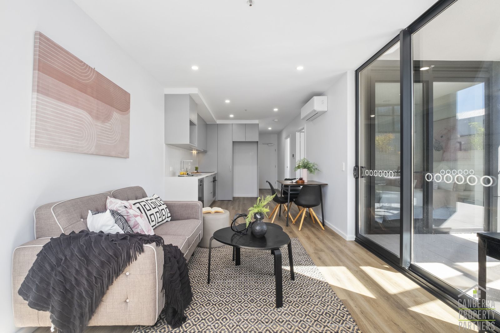 2/2 Bamblett Rise, Denman Prospect ACT 2611, Image 2