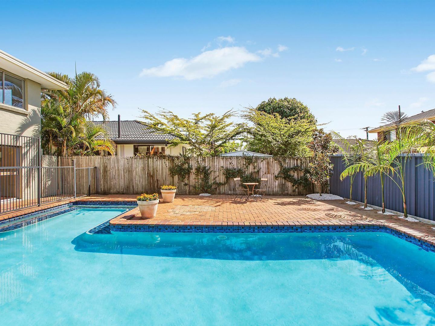 11 Robin Avenue, Paradise Point QLD 4216, Image 1