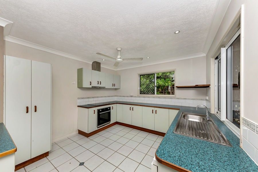 49 Templeton Crescent, Douglas QLD 4814, Image 2