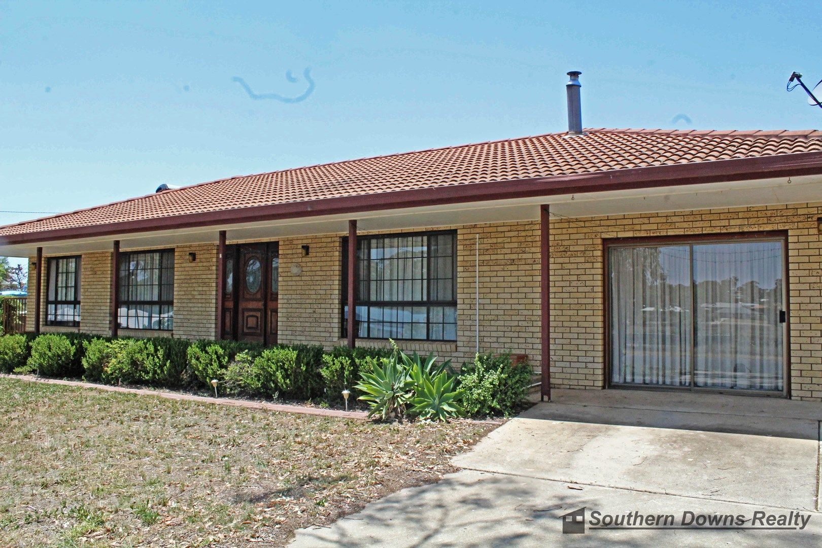 2 Law Rd, Warwick QLD 4370 Domain