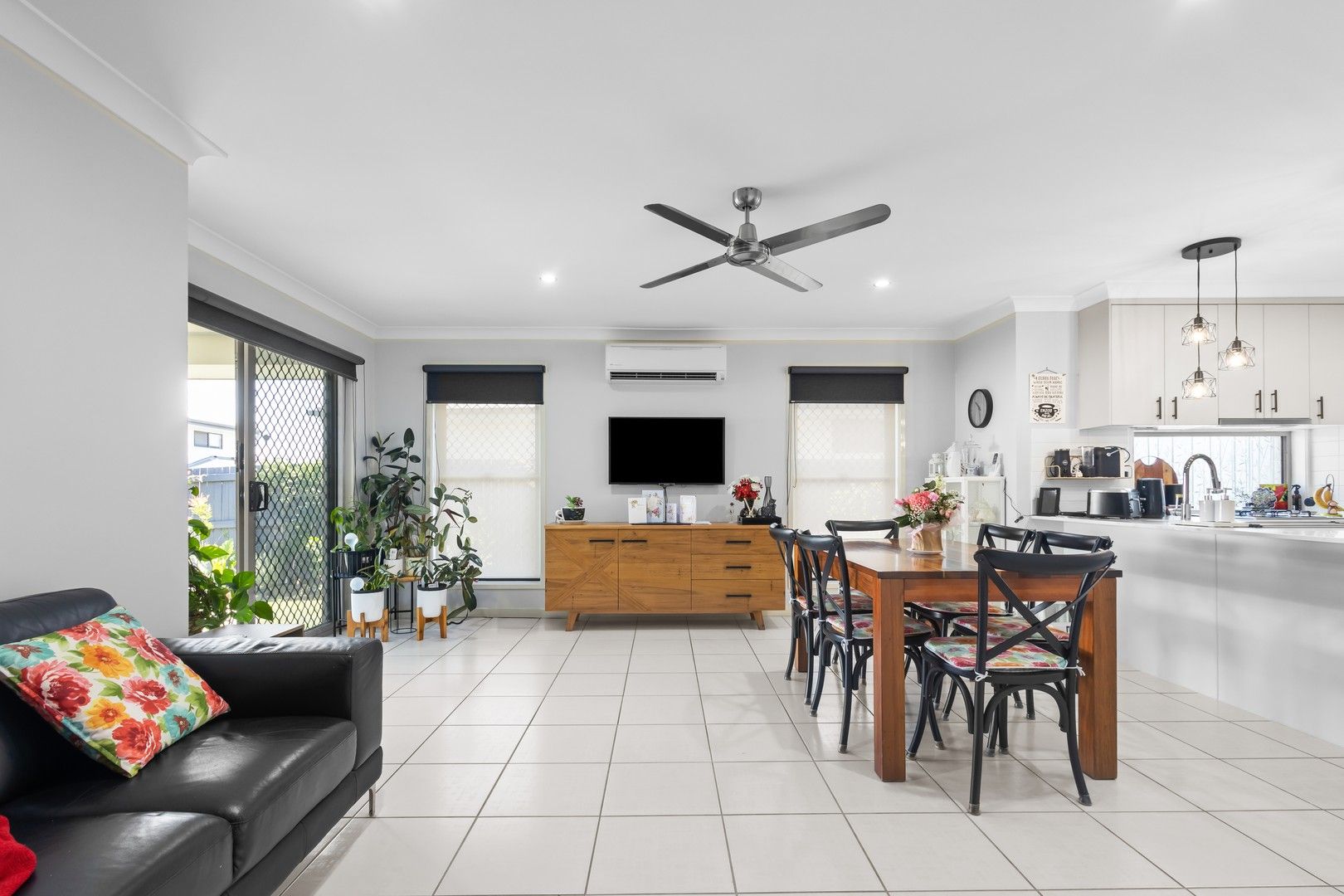 4 bedrooms House in 36 Gordon Drive BELLBIRD PARK QLD, 4300