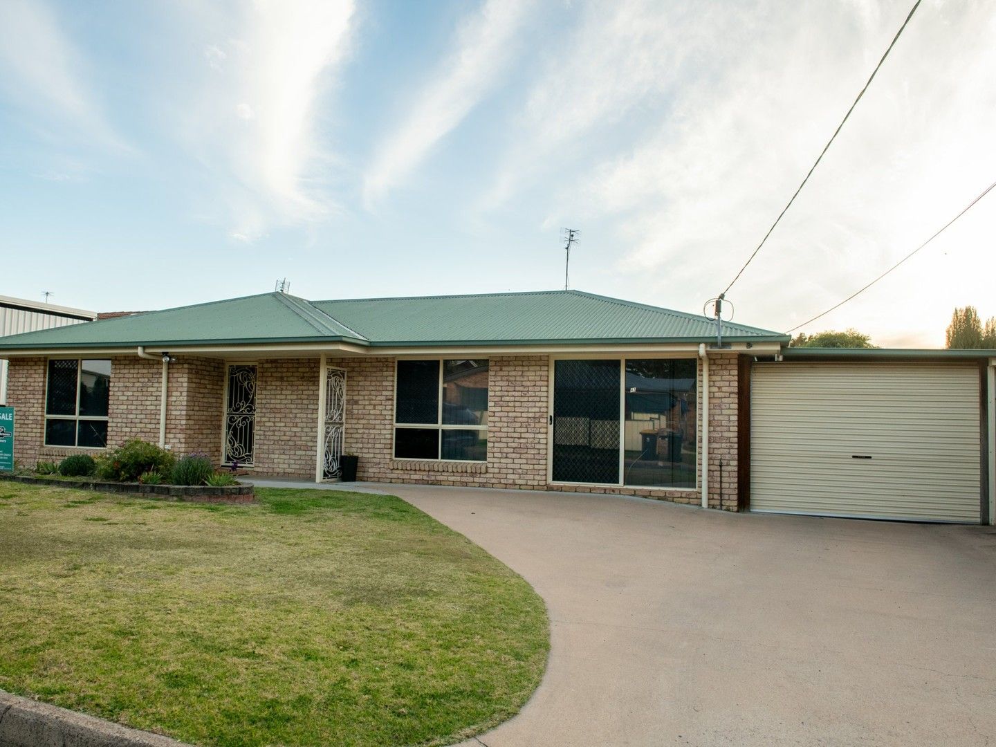 5 bedrooms House in 43 Wattle Avenue WARWICK QLD, 4370