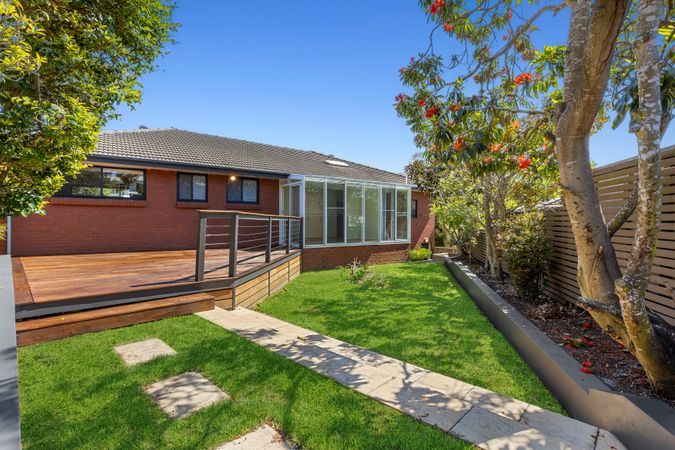 1 Rydal Place, Wheeler Heights NSW 2097