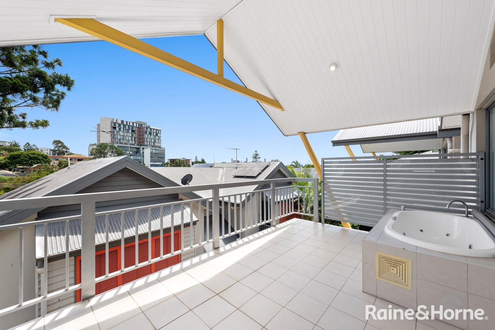 3 bedrooms Townhouse in 3/45 Cunningham Street TARINGA QLD, 4068