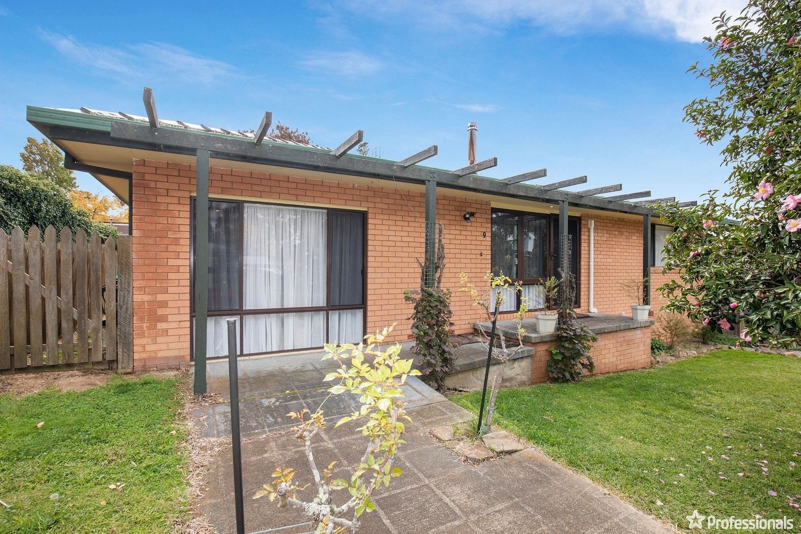 9 Bona Vista Road, Armidale NSW 2350, Image 0