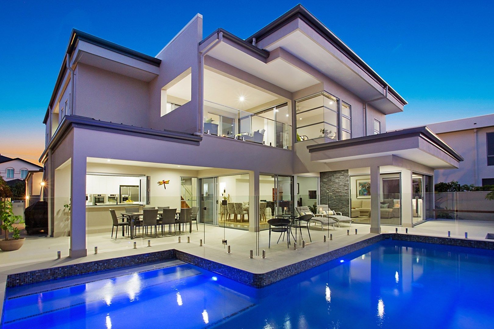 23 Andrea Avenue, Broadbeach Waters Property History & Address