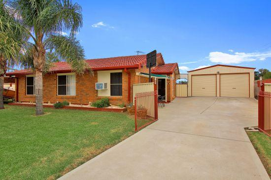 4 Wylie Place, Westdale NSW 2340