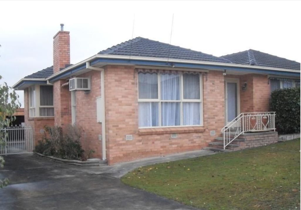 4 bedrooms House in 8 Maxia Road DONCASTER EAST VIC, 3109