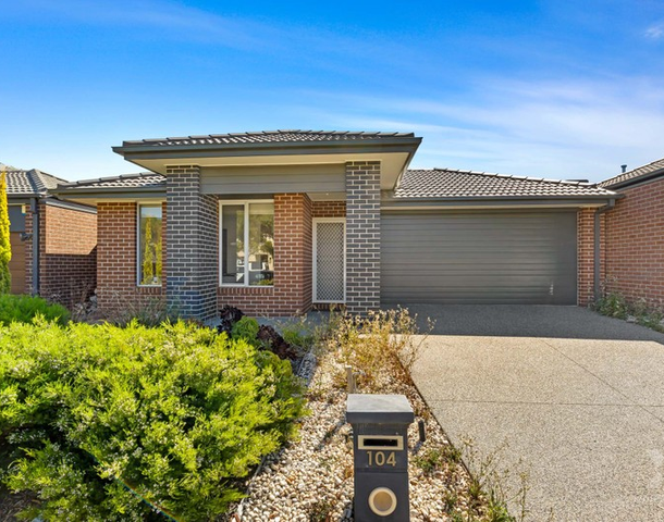 104 Sunnybank Drive, Point Cook VIC 3030
