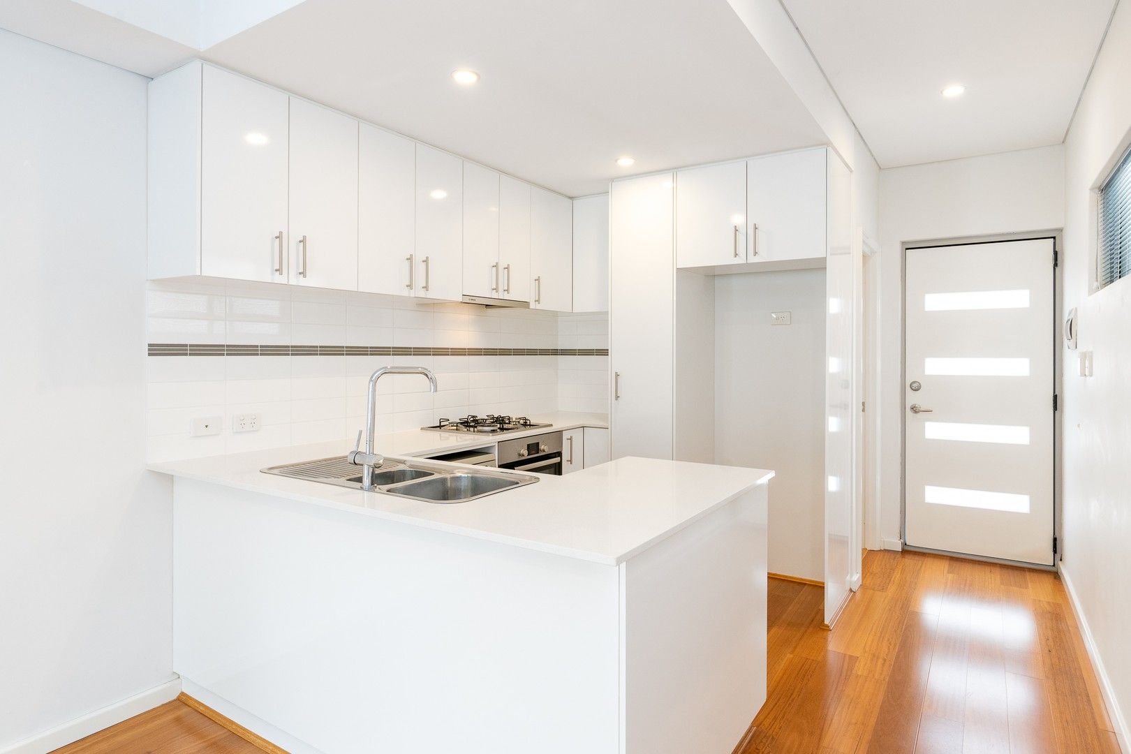2 bedrooms Townhouse in 6/11 Anderson Street MOUNT HAWTHORN WA, 6016