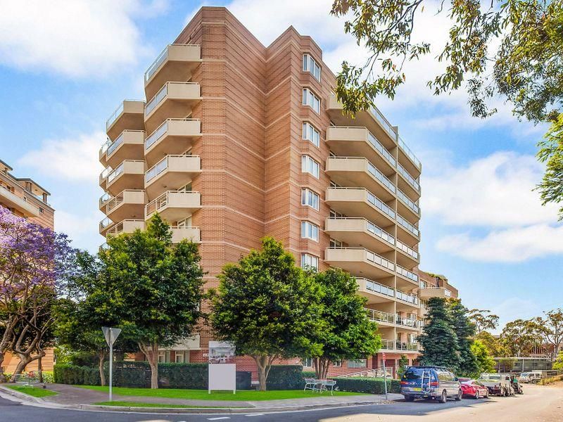 2 bedrooms Apartment / Unit / Flat in 38/2 Pound Road HORNSBY NSW, 2077