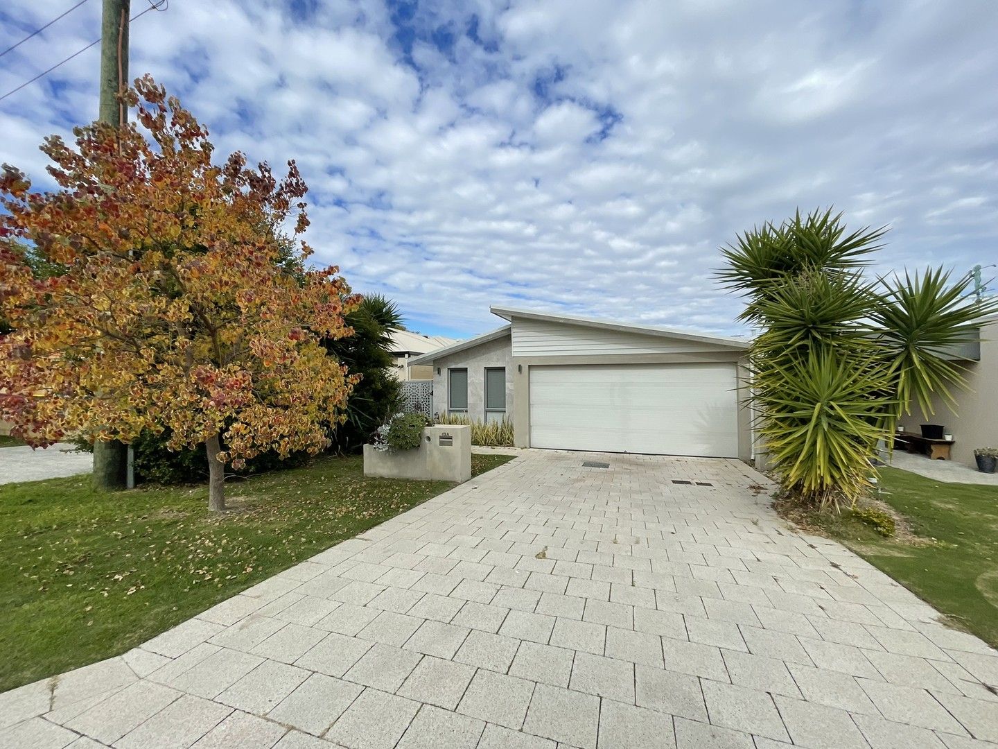 3 bedrooms House in 62A David Street YOKINE WA, 6060