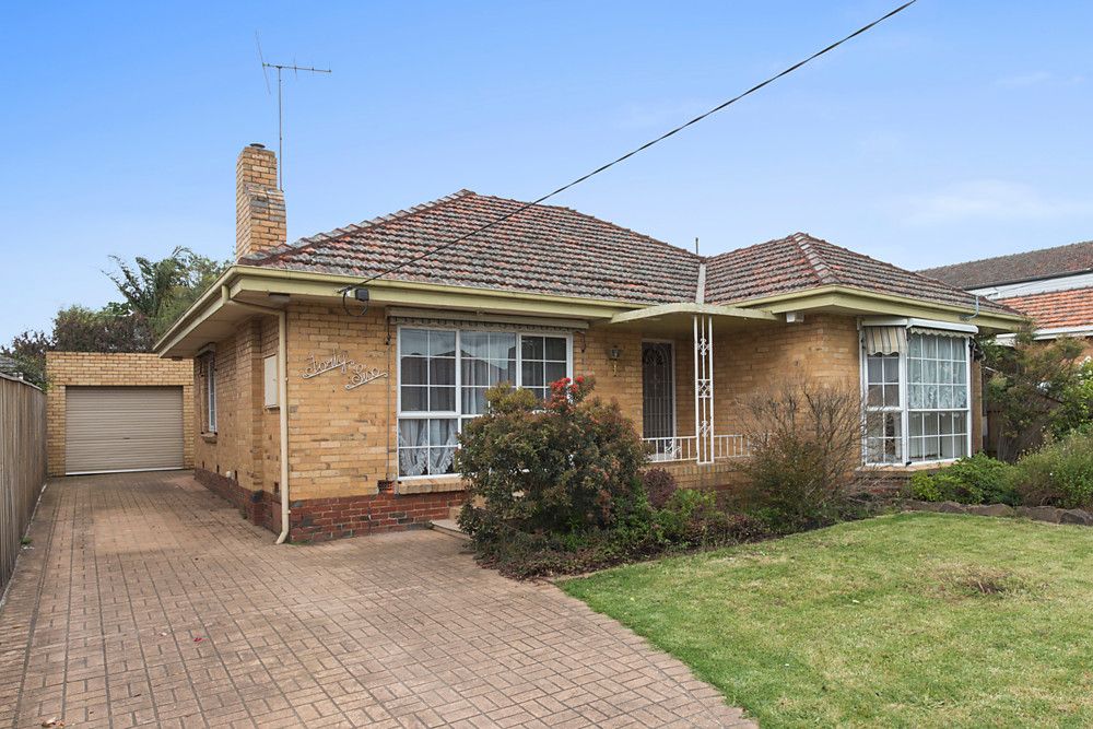 3 bedrooms House in 46 Hayes Road STRATHMORE VIC, 3041