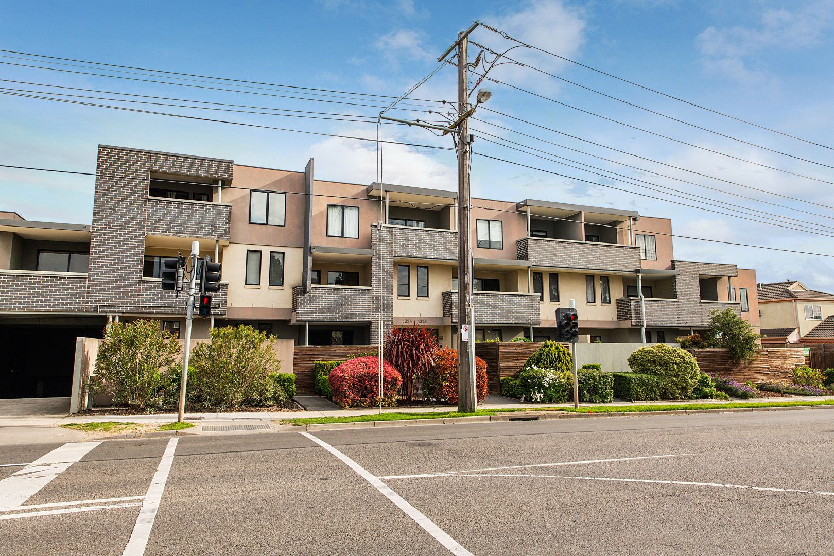 21/13241328 Centre Road, Clayton South Property History & Address