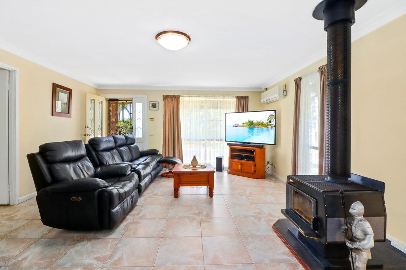 124 Weaver Street, Erskine Park NSW 2759 House For Rent 720 Domain