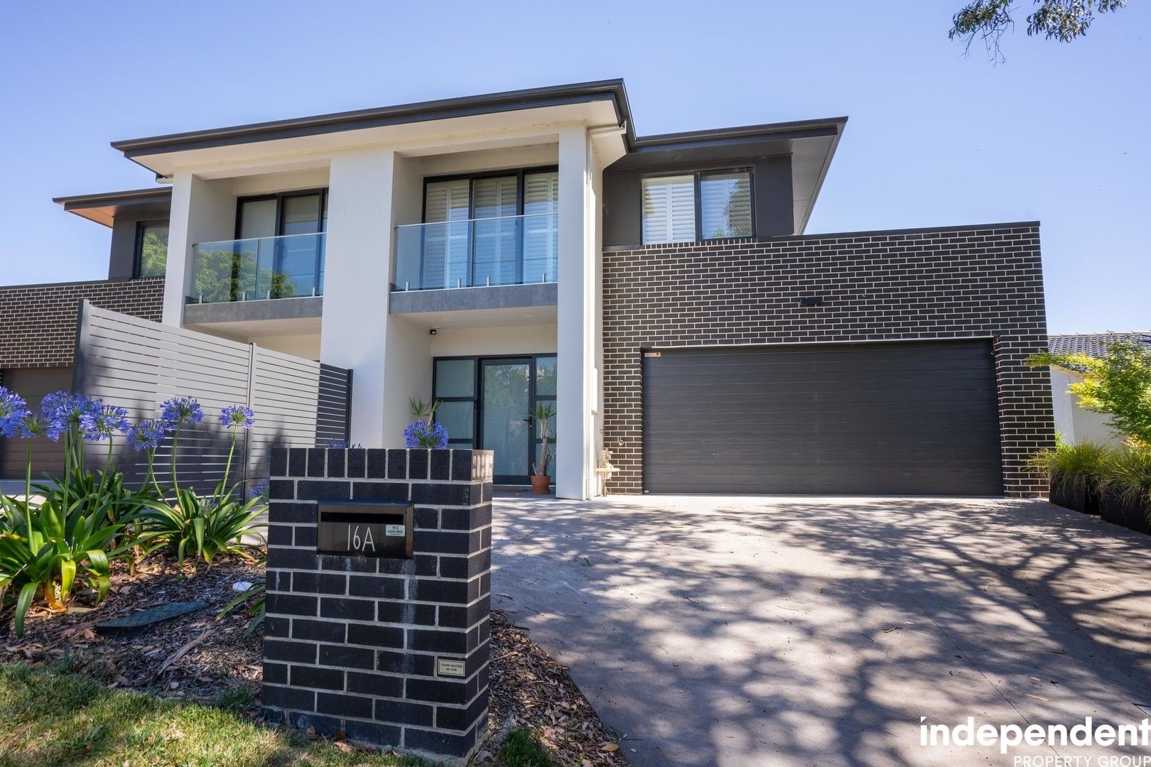 4 bedrooms Townhouse in 16A Anderson Street CHIFLEY ACT, 2606