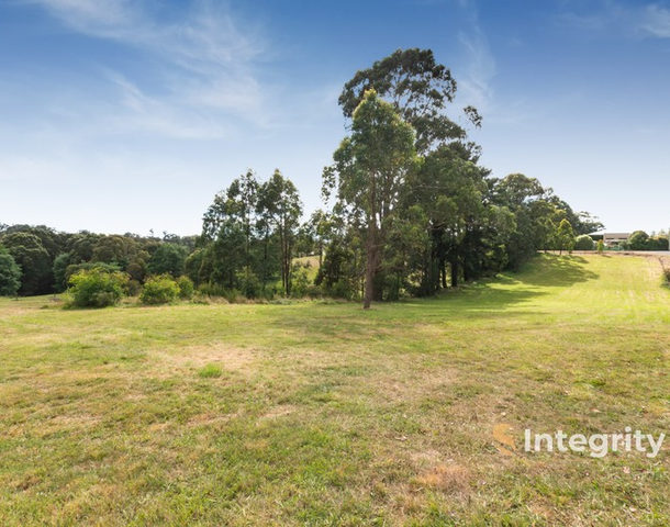 12 Koetong Street, Kinglake VIC 3763