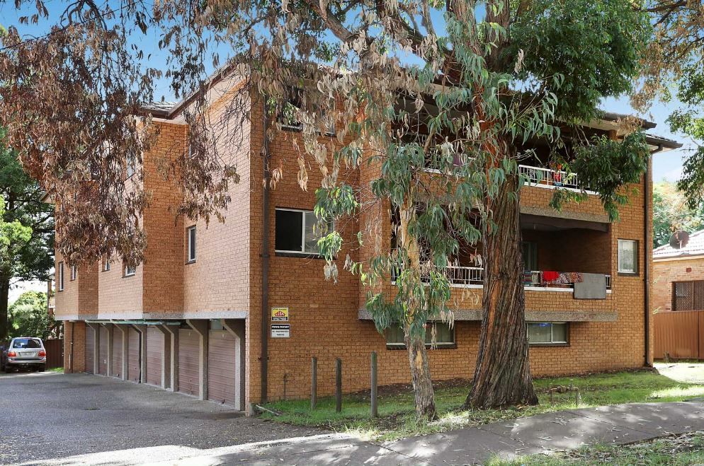 2 bedrooms Apartment / Unit / Flat in 3/18 Bond Street HURSTVILLE NSW, 2220