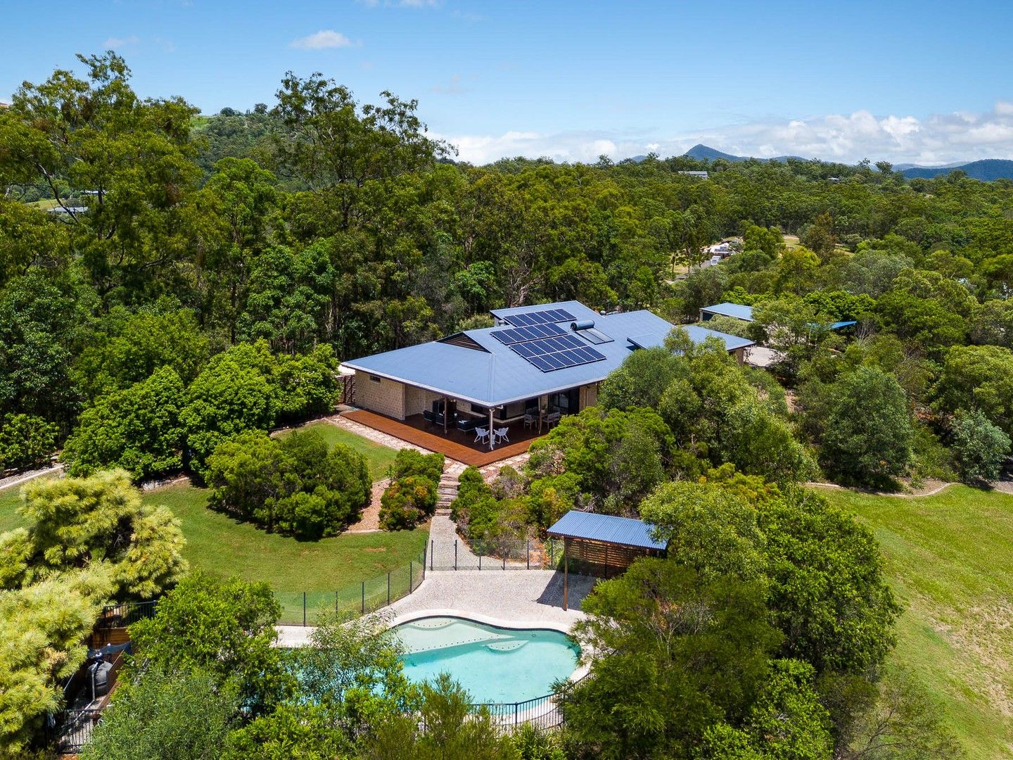 7 Brownlow Court, Cashmere QLD 4500, Image 0