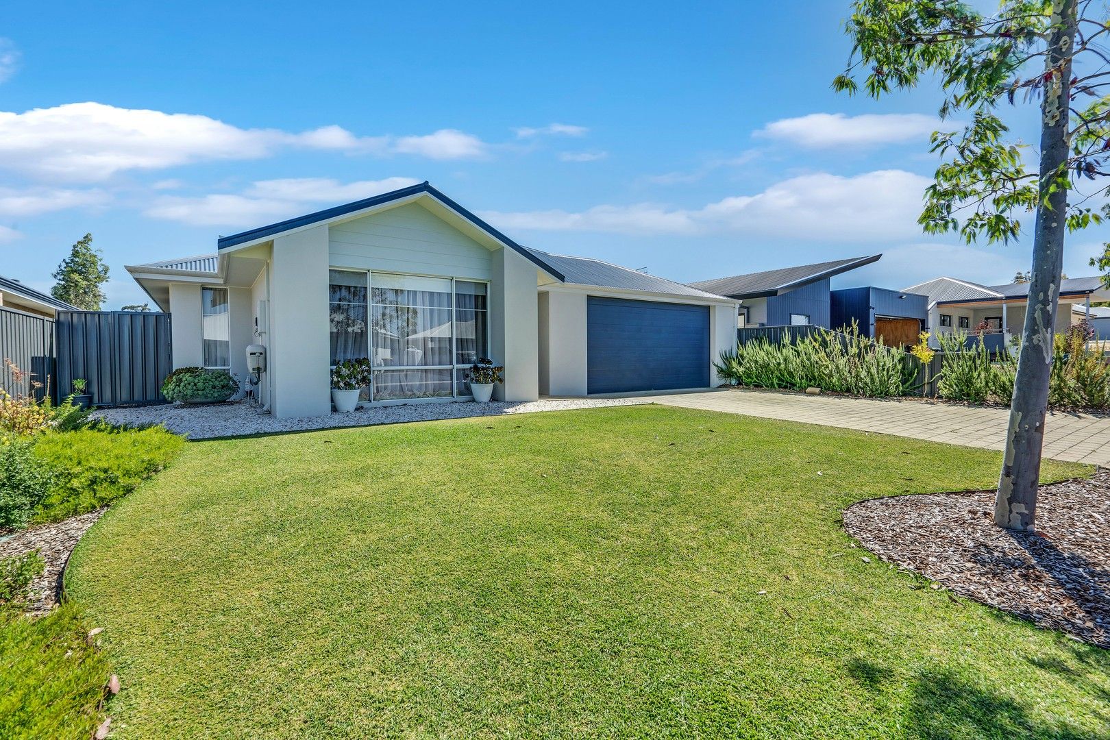 4 bedrooms House in 6 Cassia Way MARGARET RIVER WA, 6285