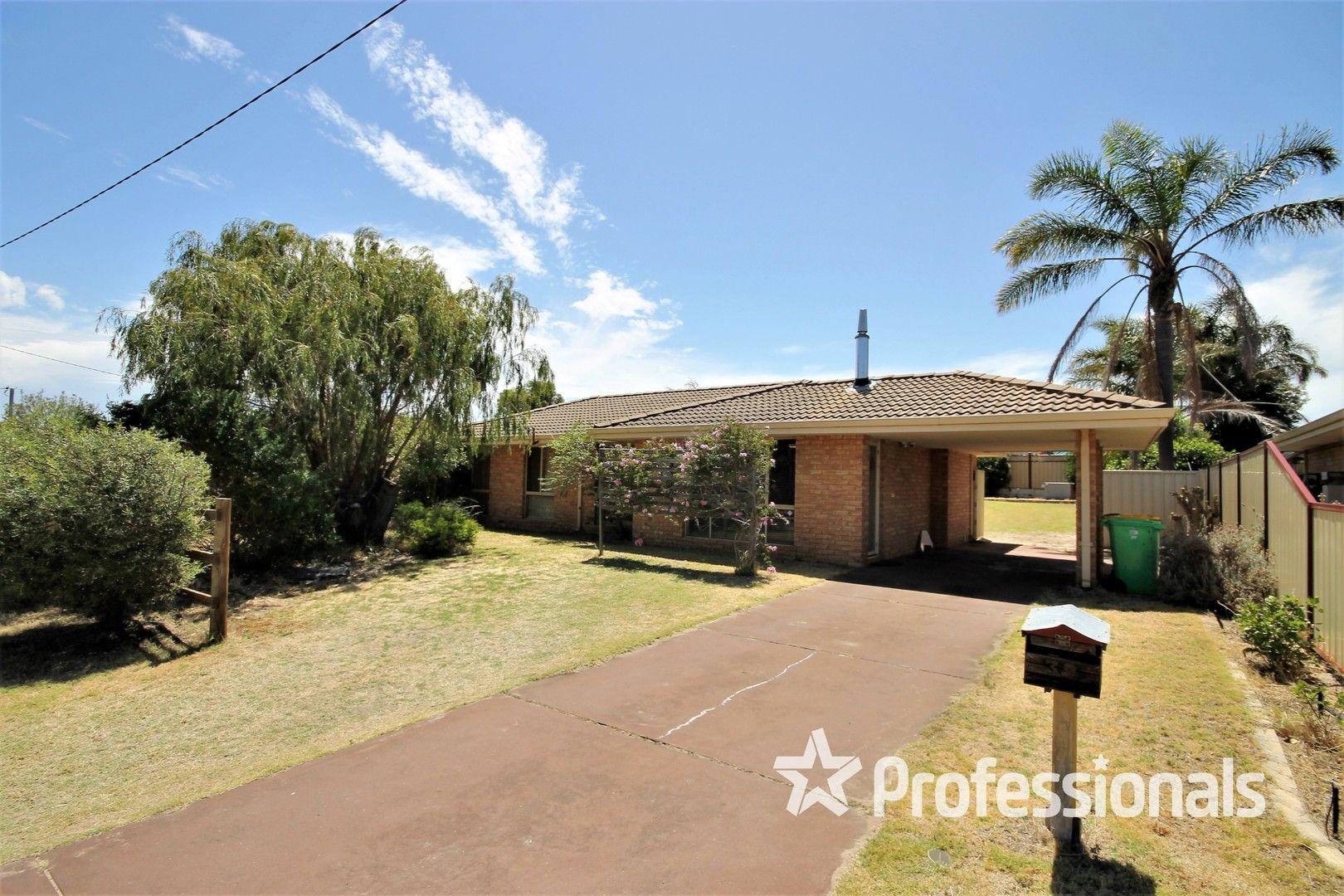4 bedrooms House in 39 Wakefield Crescent AUSTRALIND WA, 6233