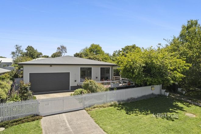 Picture of 2/30 Grenville Street, DAYLESFORD VIC 3460