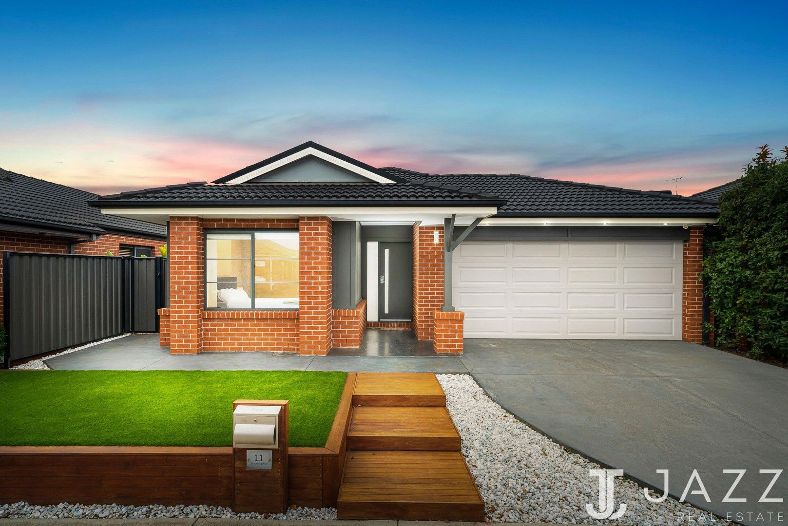 4 bedrooms House in 11 SINCERE DR POINT COOK VIC, 3030