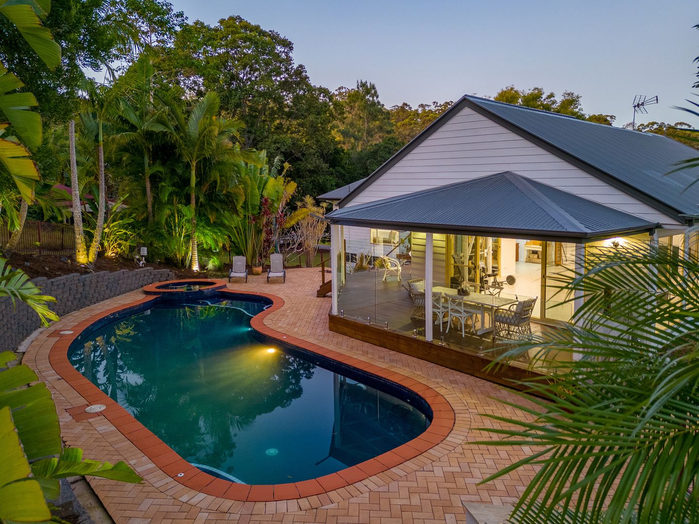 22 Hersden Court, Bonogin QLD 4213, Image 2