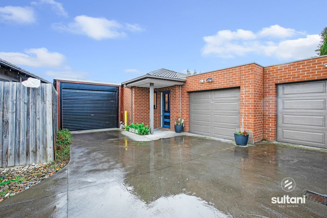 2 bedrooms Apartment / Unit / Flat in 2/15 Rose Drive DOVETON VIC, 3177