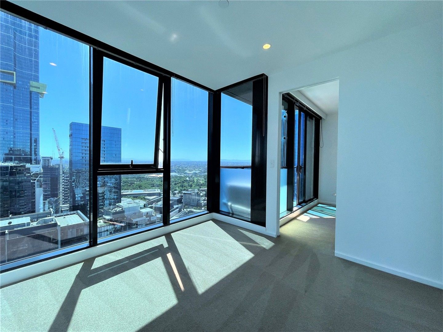 2 bedrooms Apartment / Unit / Flat in 4611/1 Balston Street SOUTHBANK VIC, 3006