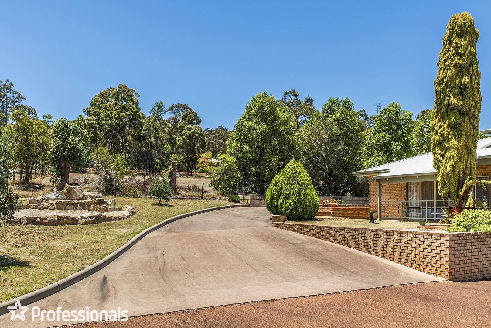 7 Rails Crescent, Wungong WA 6112, Image 2