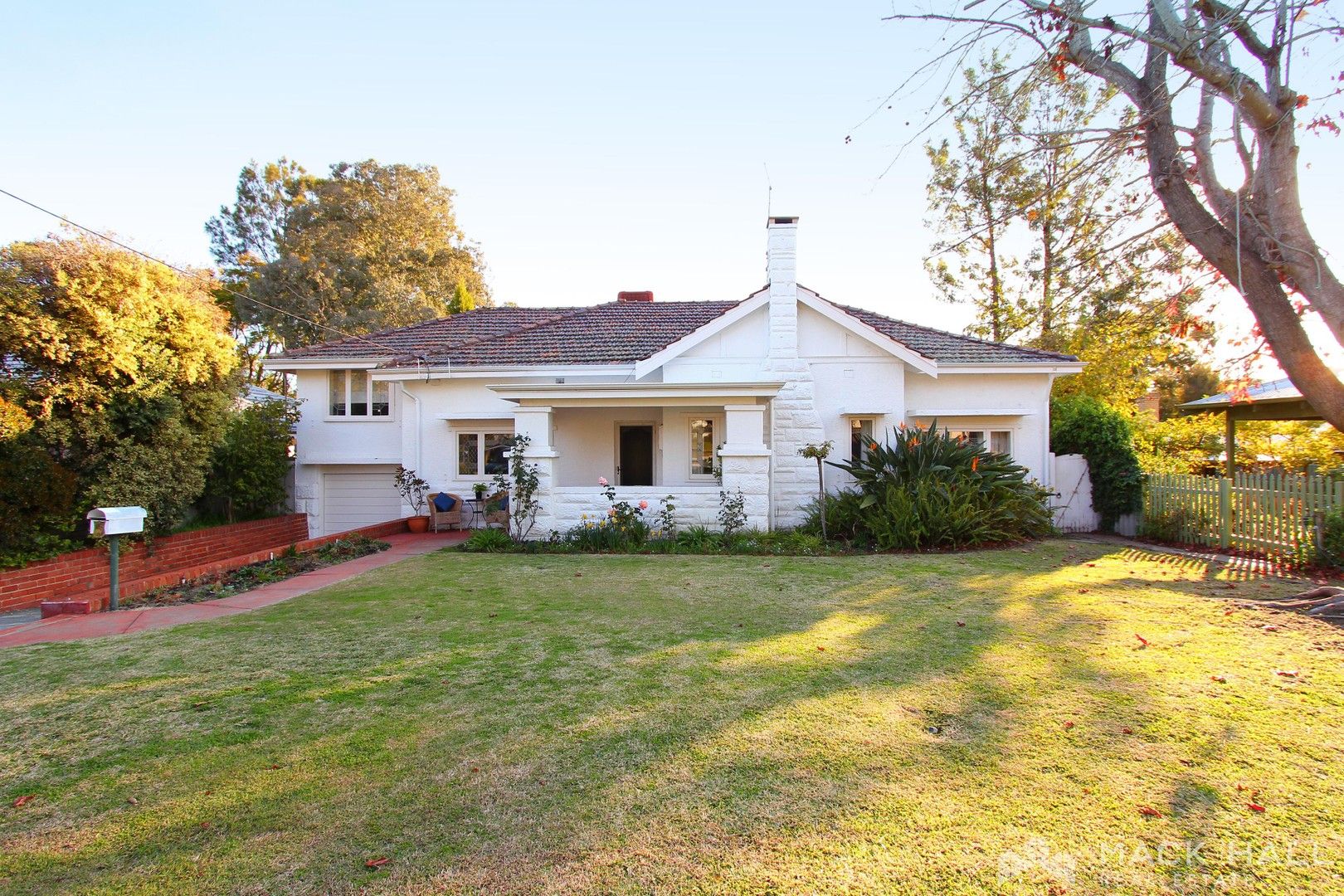 4 bedrooms House in 5 Martin Avenue NEDLANDS WA, 6009