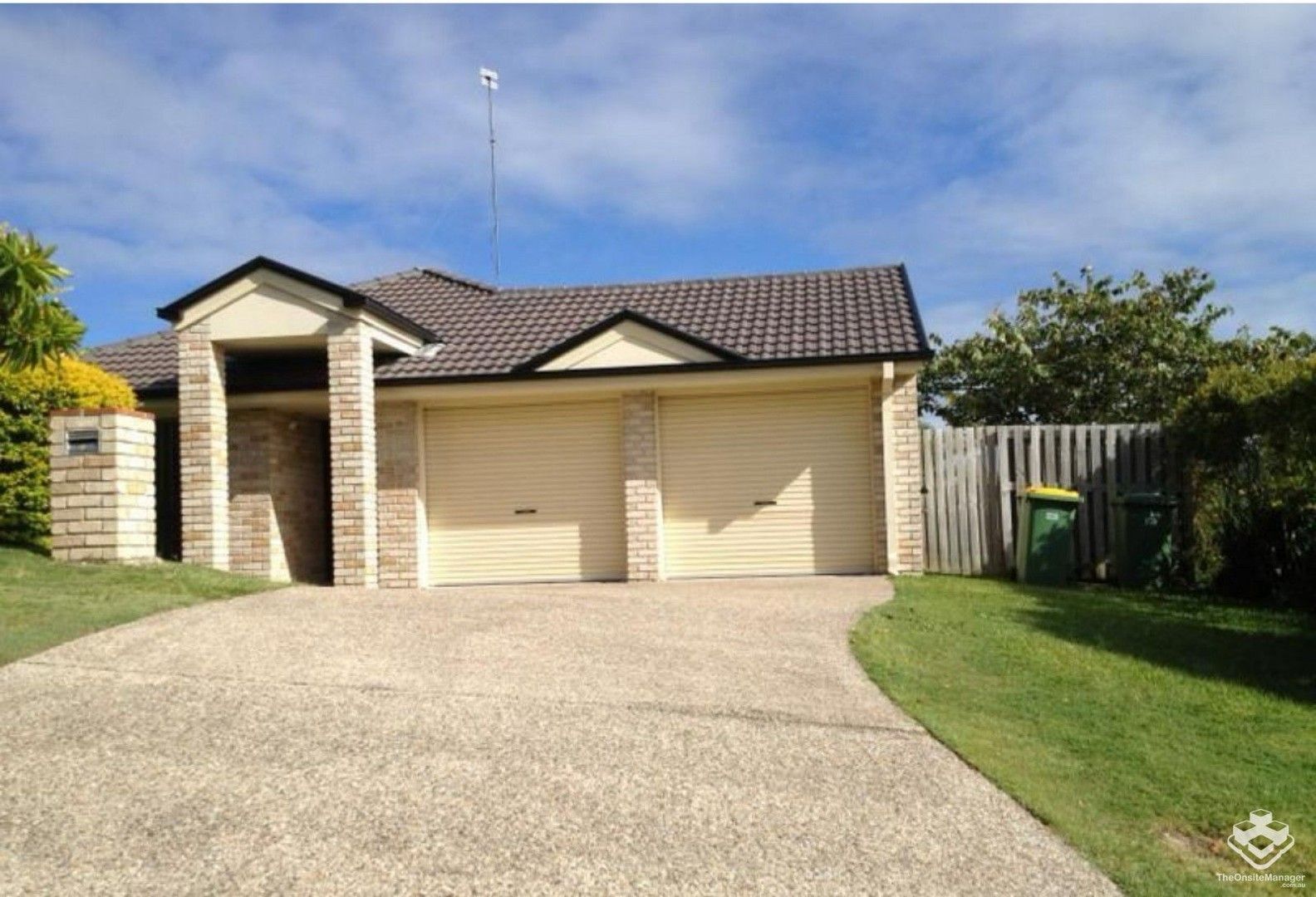 4 bedrooms House in 5 Buffalo Crescent PACIFIC PINES QLD, 4211