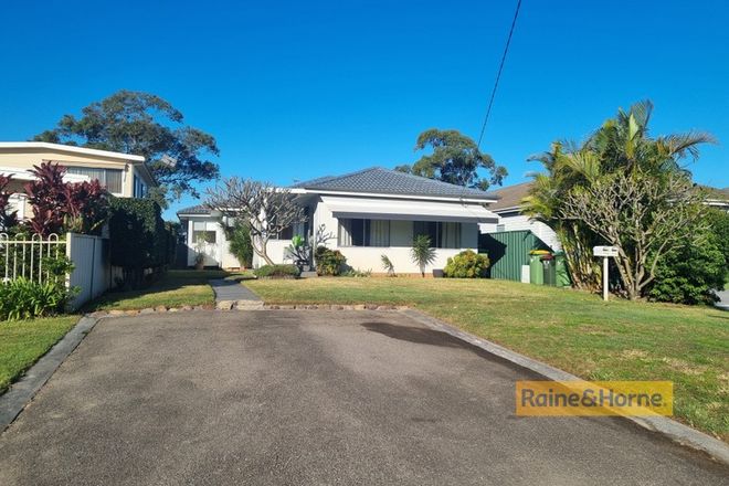 Picture of 14 Crown Road, UMINA BEACH NSW 2257