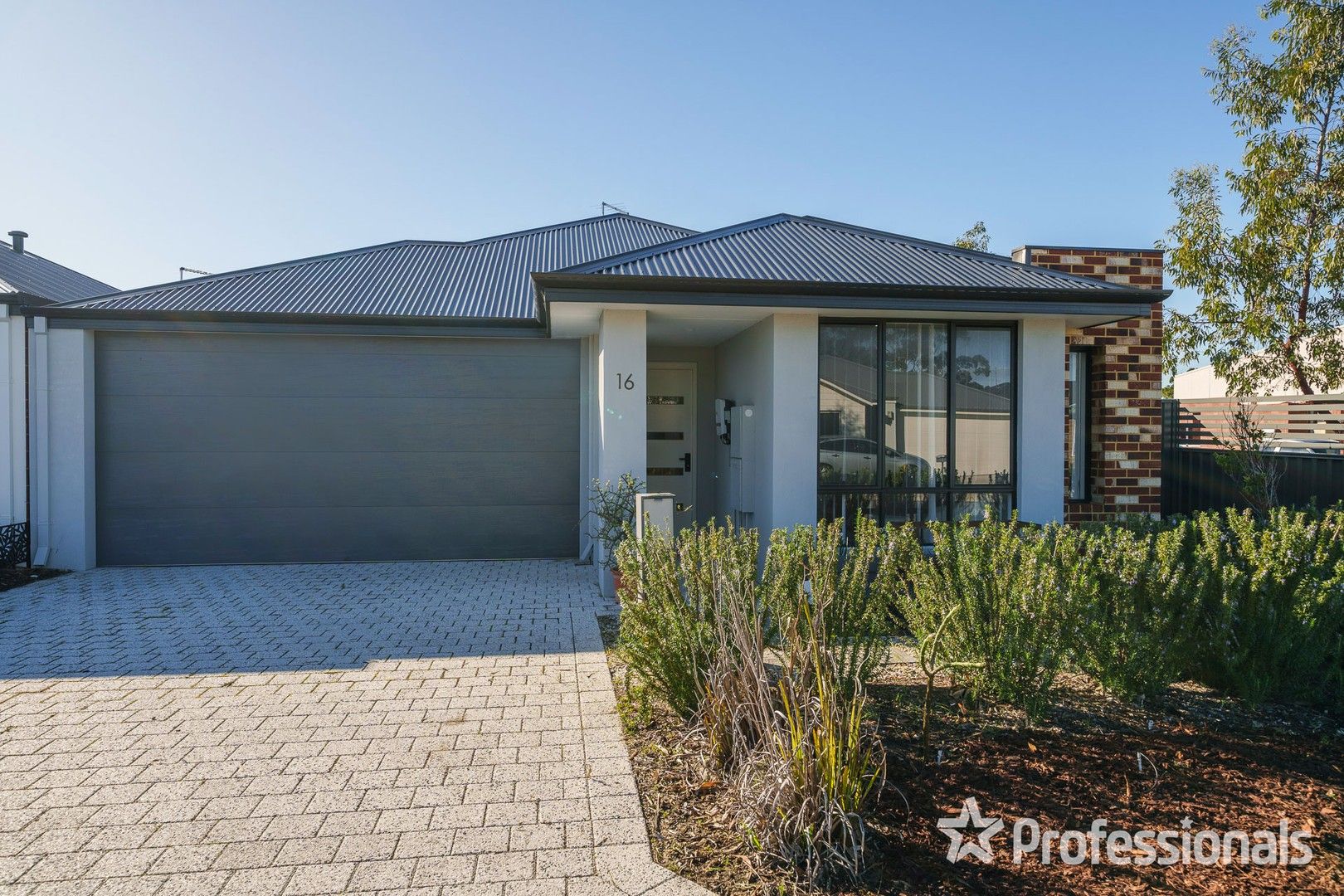 16 Blossomwood Road, Girrawheen WA 6064 House For Rent 550 Domain