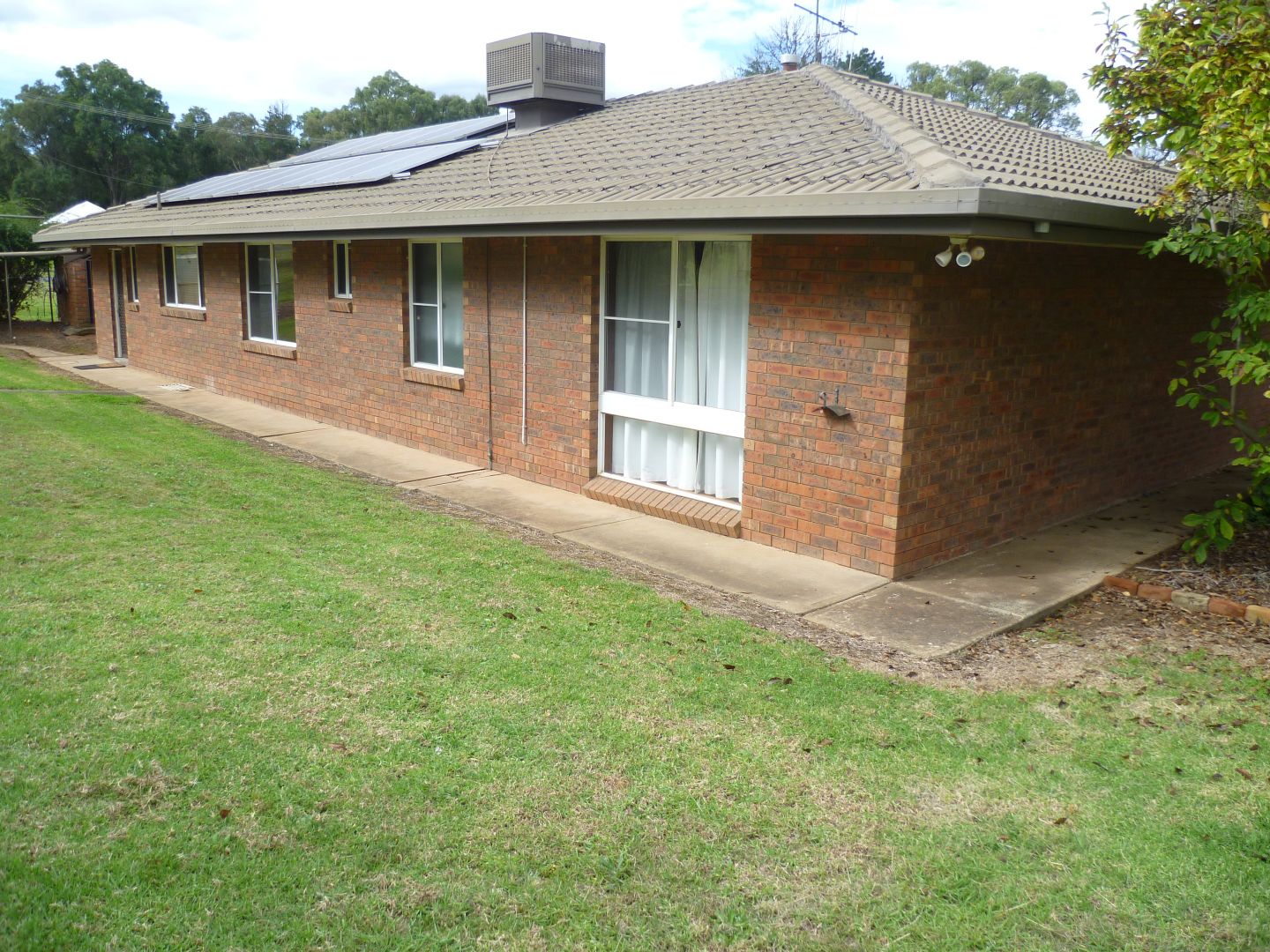 2 Burns Street, Coonabarabran NSW 2357