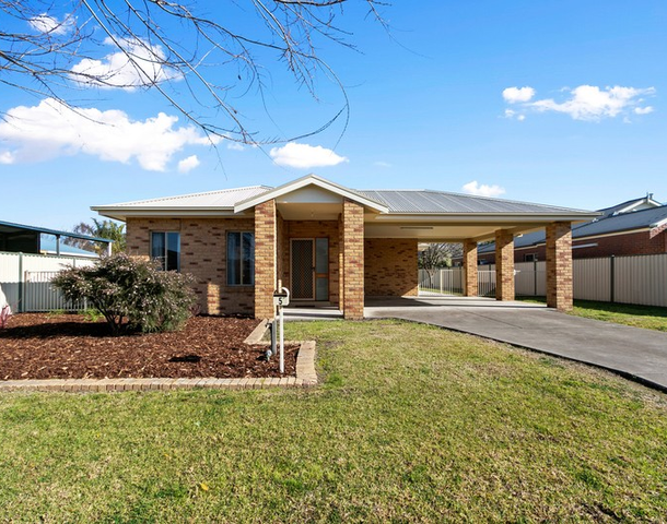 5 Kelly Court, Stratford VIC 3862