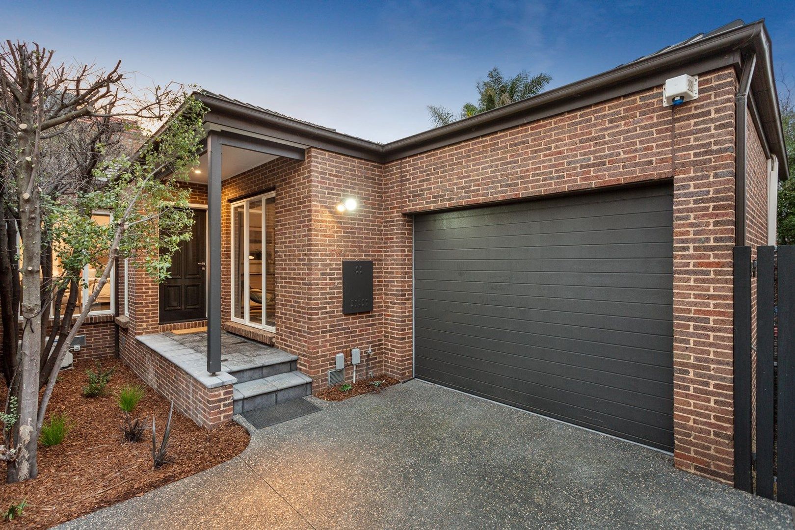 2/33 Plantation Avenue, Brighton East VIC 3187, Image 1