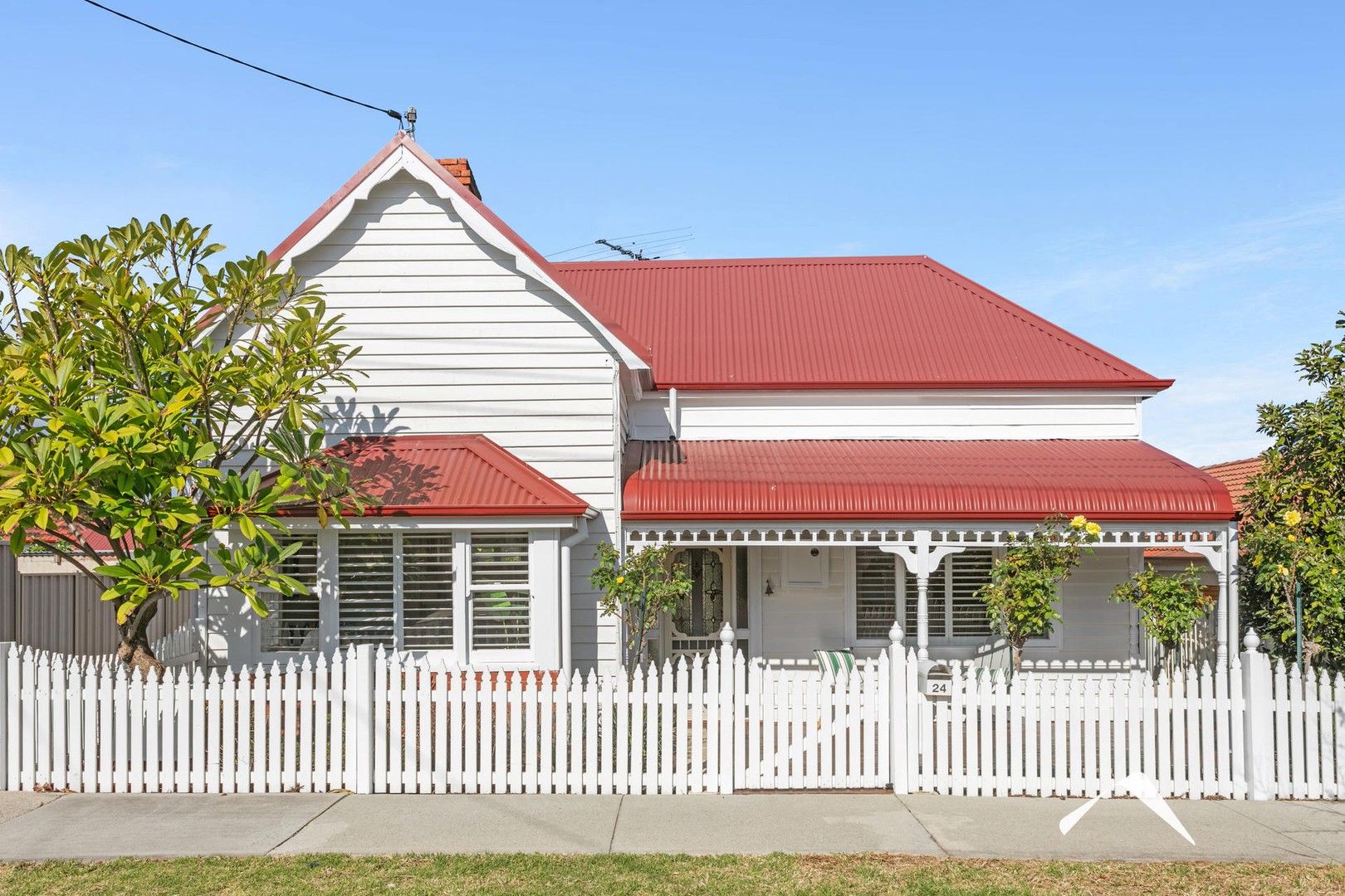 3 bedrooms House in 24 Daphne Street NORTH PERTH WA, 6006