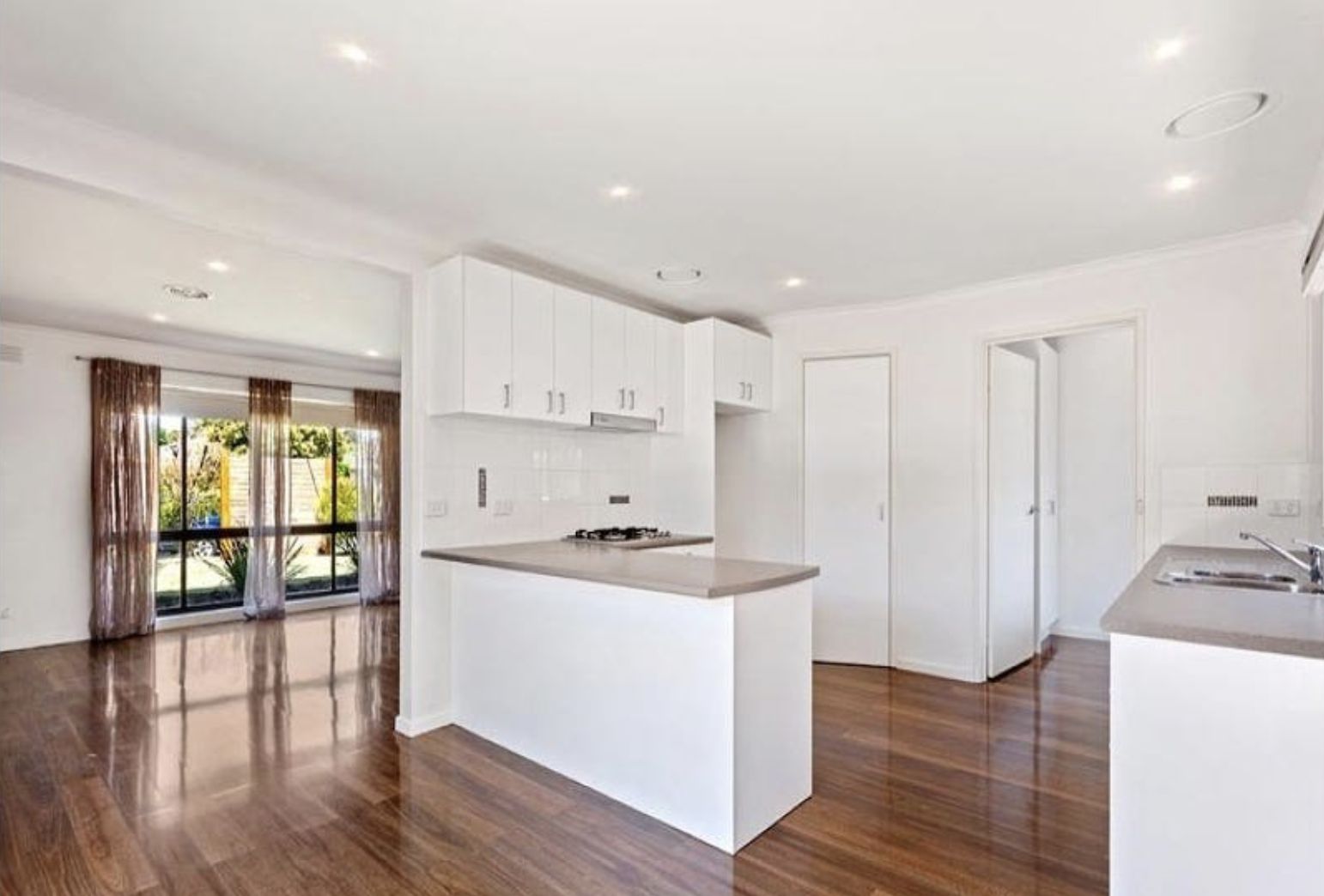 1/11 Pitt Street, Mornington VIC 3931, Image 2