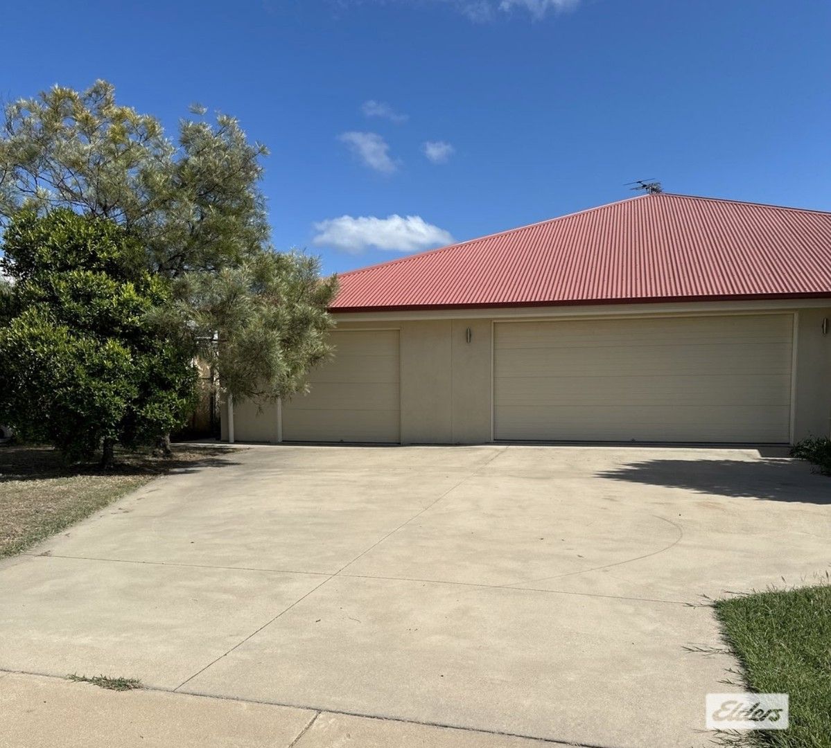 6 bedrooms House in 7 Scott Peak Drive CAPELLA QLD, 4723