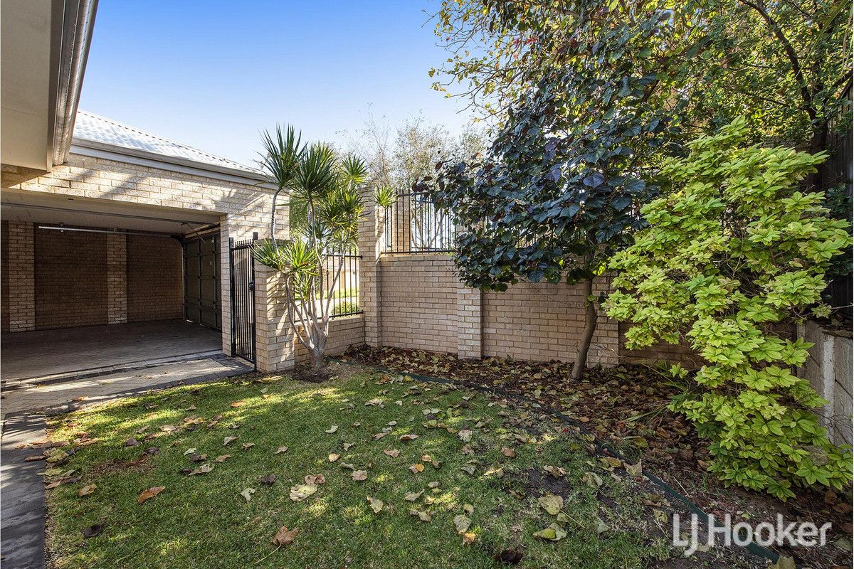 3/6 Valley Road, Halls Head WA 6210, Image 2